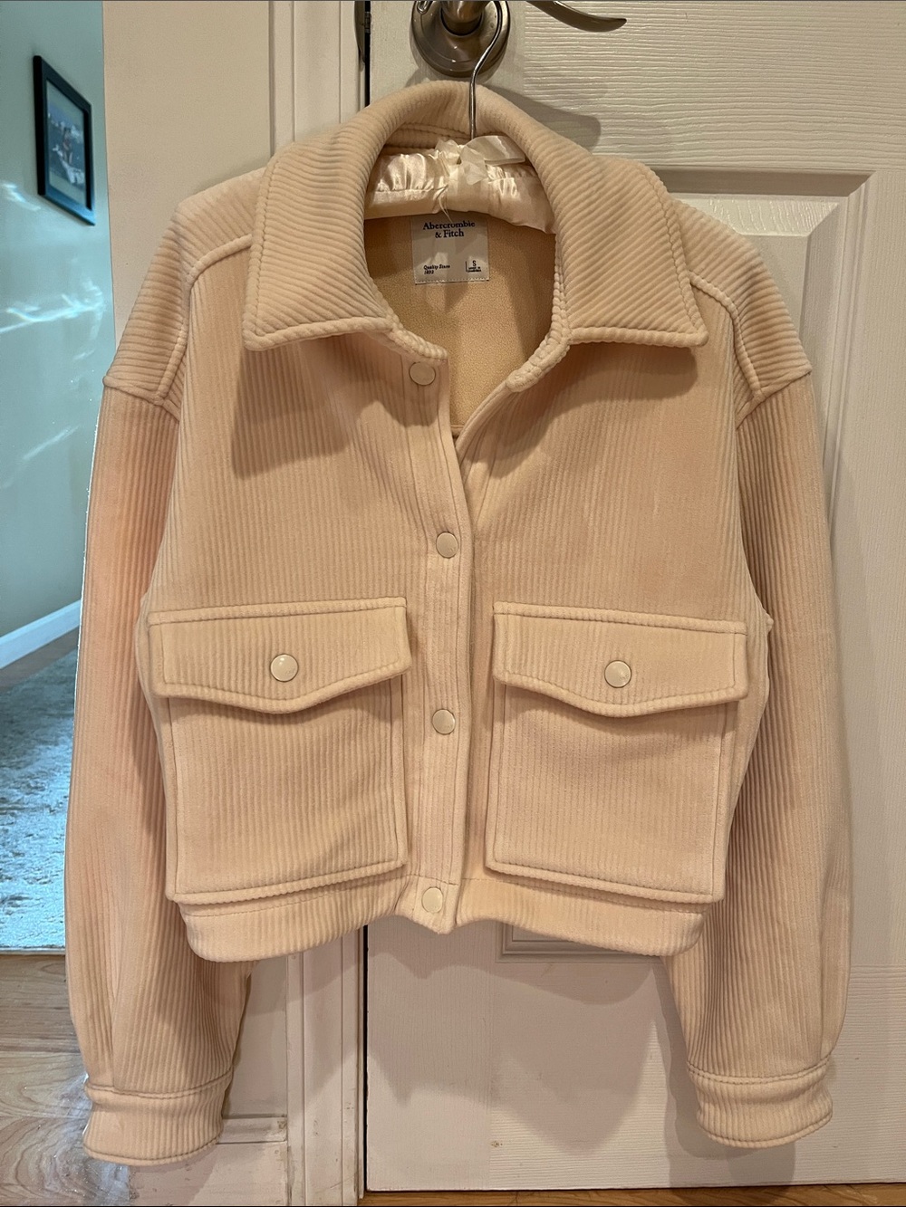 Abercrombie Velour Corduroy Cropped Shacket - Picture 2 of 8